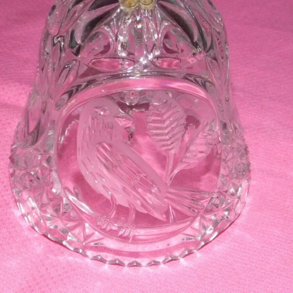 VINTAGE LEAD CRYSTAL ENGRAVED ETCHED BIRD/LEAVES DESIGN CRYSTAL DINGER - Picture 2 of 5